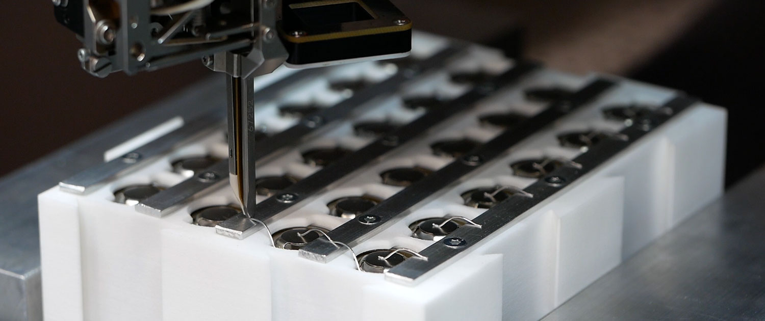 Battery bonding round cells with aluminum wire